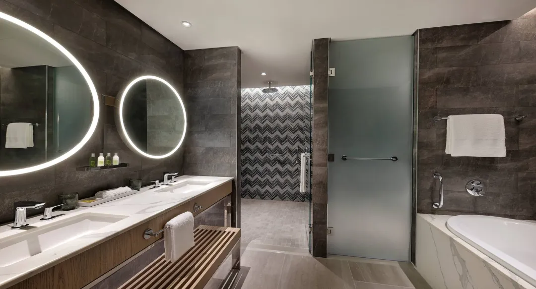 Family Connecting Room with Yas Theme Park Access - Bathroom