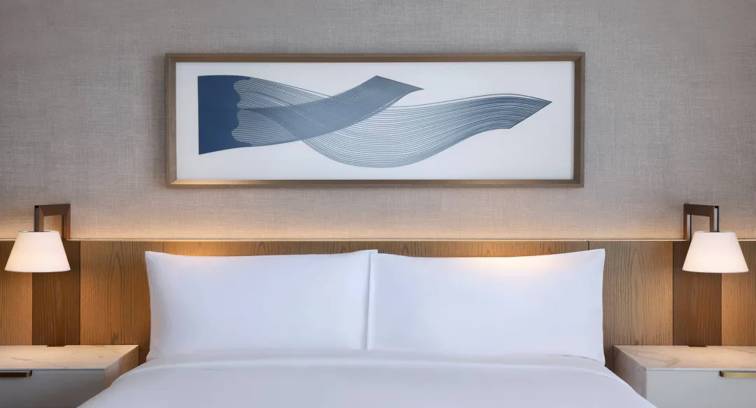 King Deluxe Room with Pool View & Yas Theme Park Access - Bedroom