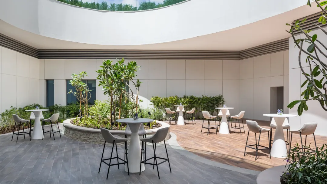 The WB Abu Dhabi Curio Collection by Hilton - Terrace Lounge