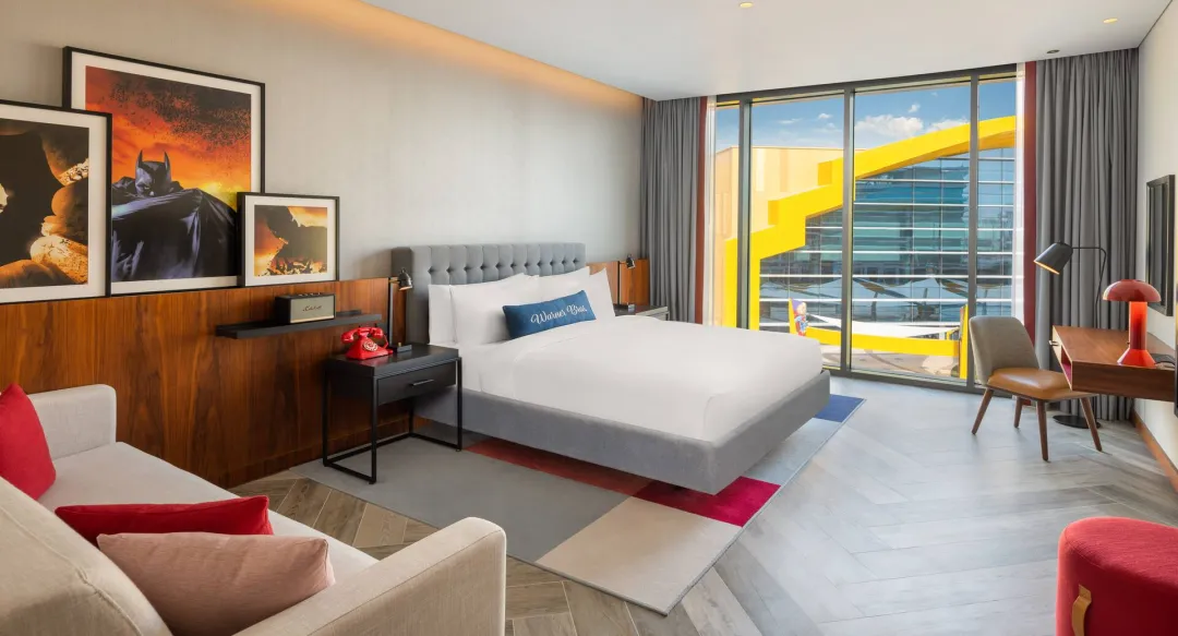 King Artist Room - Bedroom with View