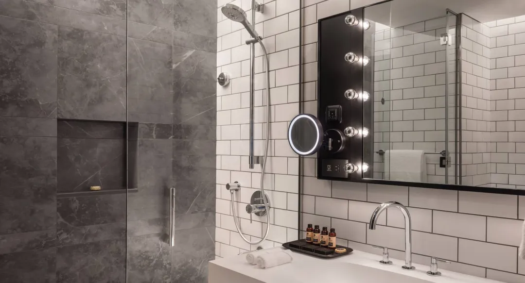 King Directors Room - Bathroom