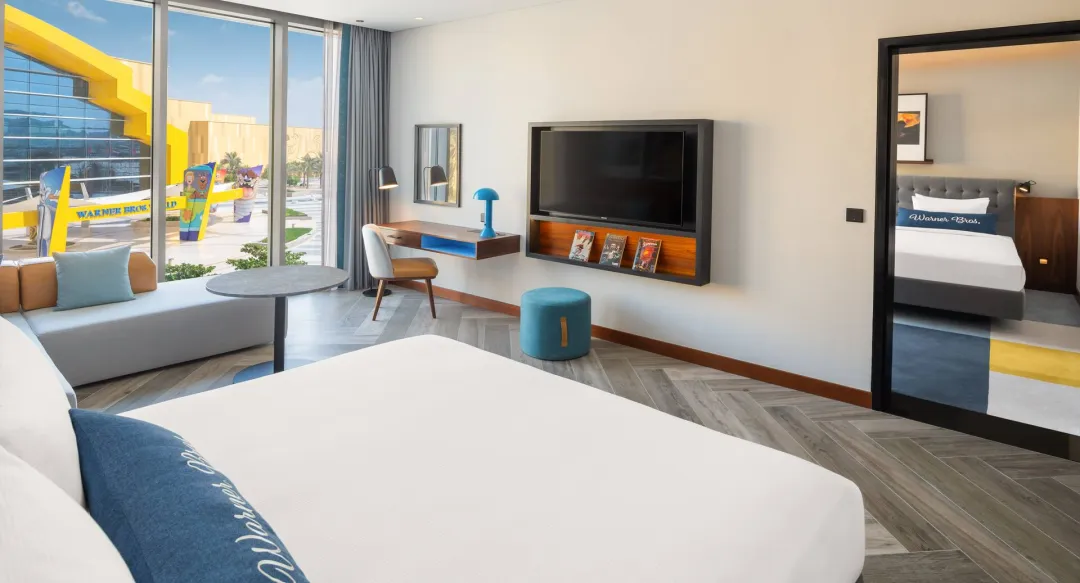 King Directors Room - Bedroom with View