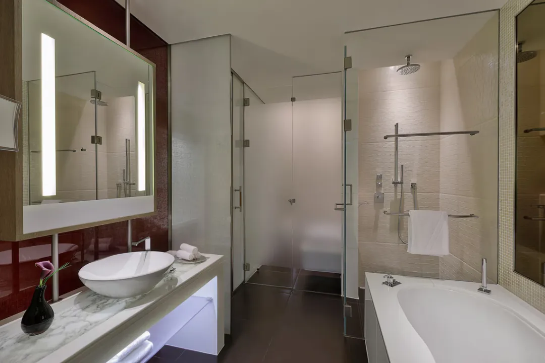 Wonderful King - Bathroom View