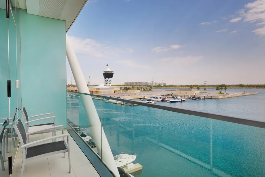 Marvelous Twin - Balcony Lounge