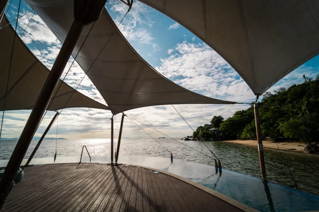 Coco De Mer Hotel - Infinity Pool Jetty
