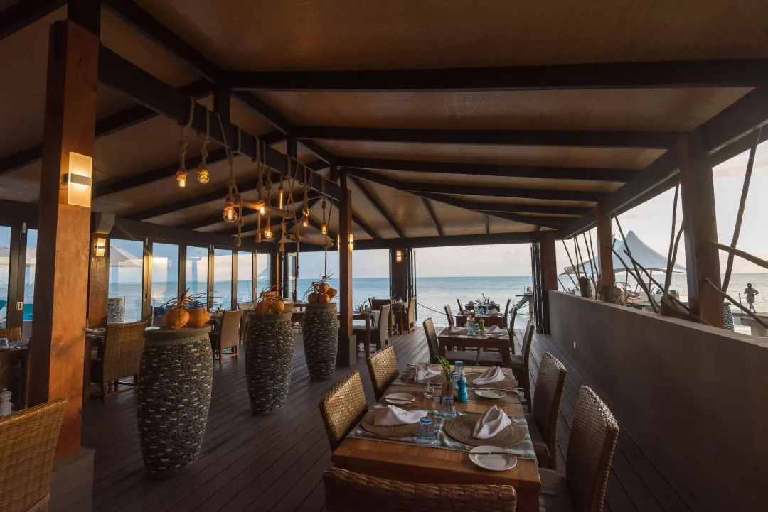 Coco De Mer Hotel -Mango Terrace Restaurant