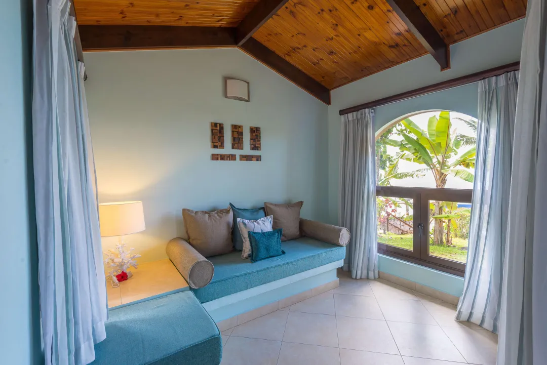 Coco De Mer - Standard Room Seating Area
