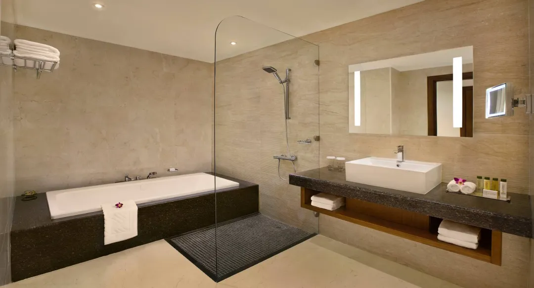 Deluxe Room - Bathroom