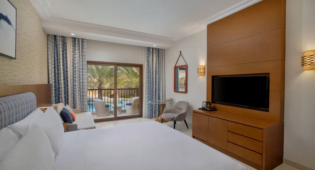 Guest Room with Pool View - King Bed