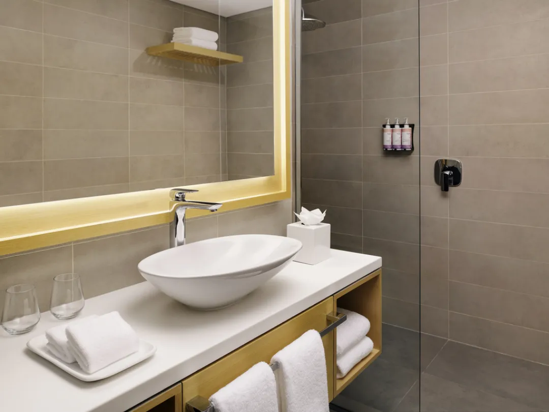 Deluxe Beach and Pool View Room - Bathroom