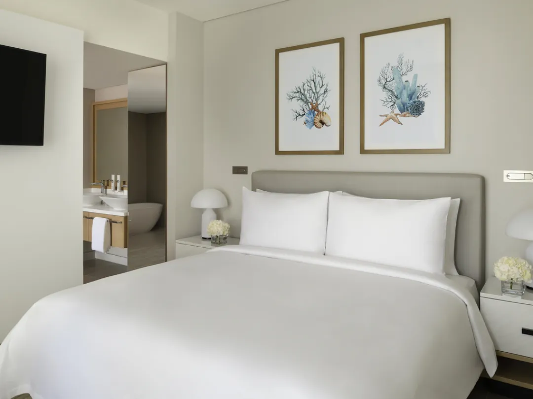 Al Marjan Beachfront Suite with Private Pool - Bedroom