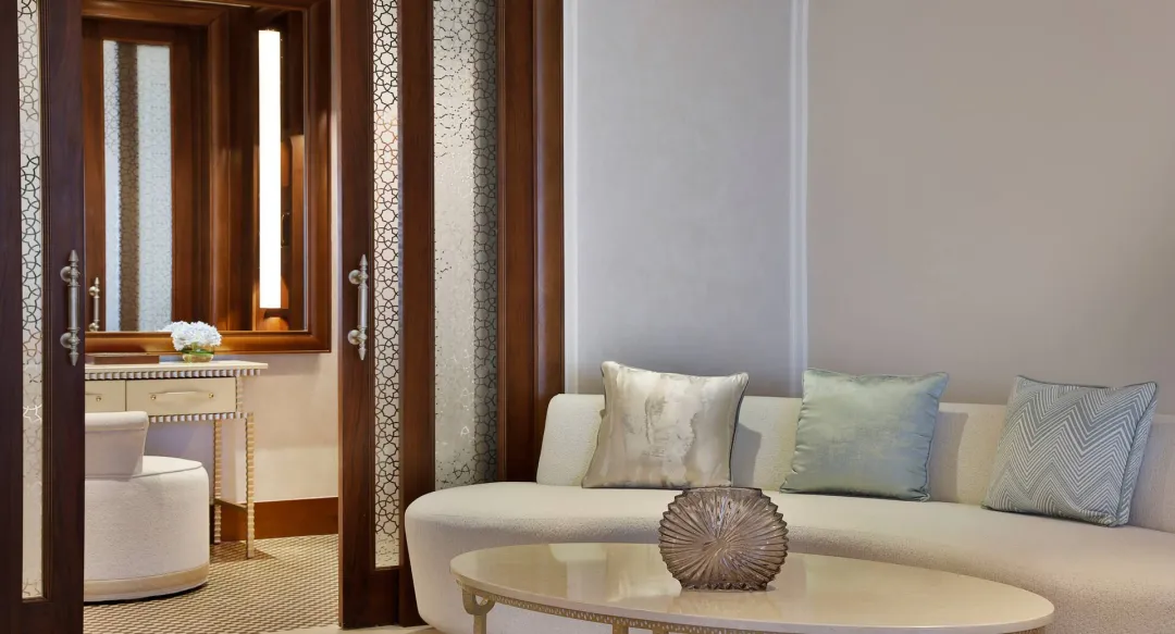 King Deluxe Room - Seating Aeria