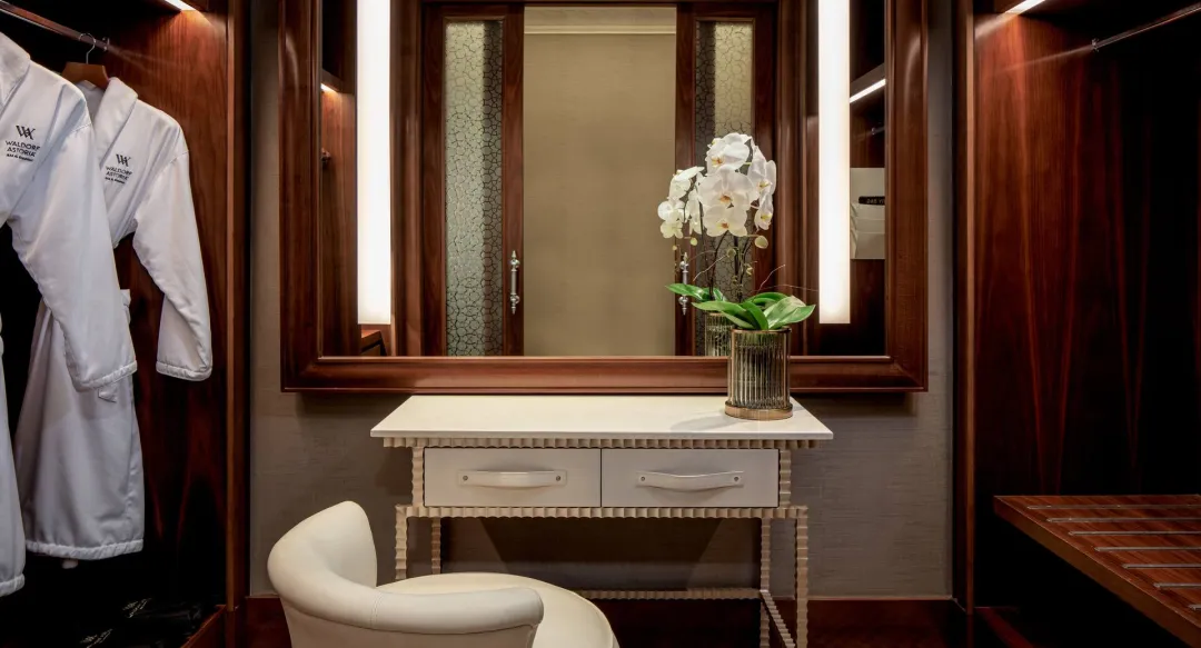 King Premier Golf Course View Room - Dressing Room