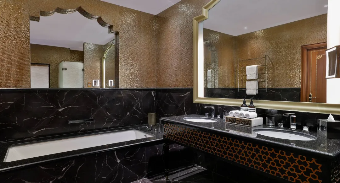 King Premier Ocean View Room - Bathroom