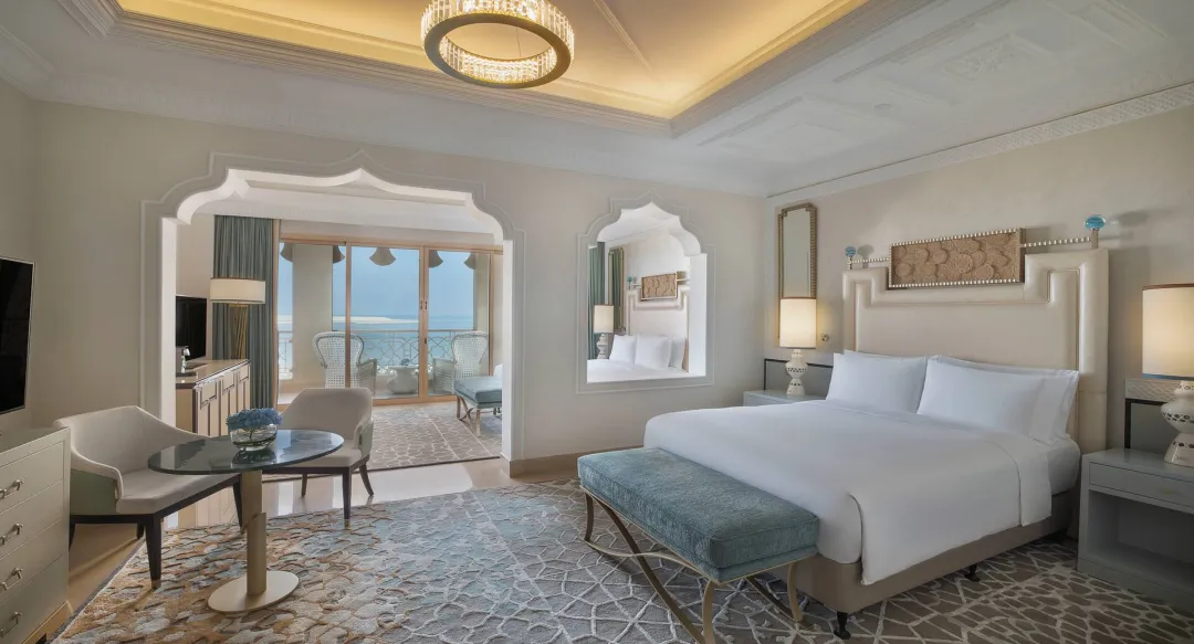 Two Queen Beds Premier Ocean View Room - King Bed