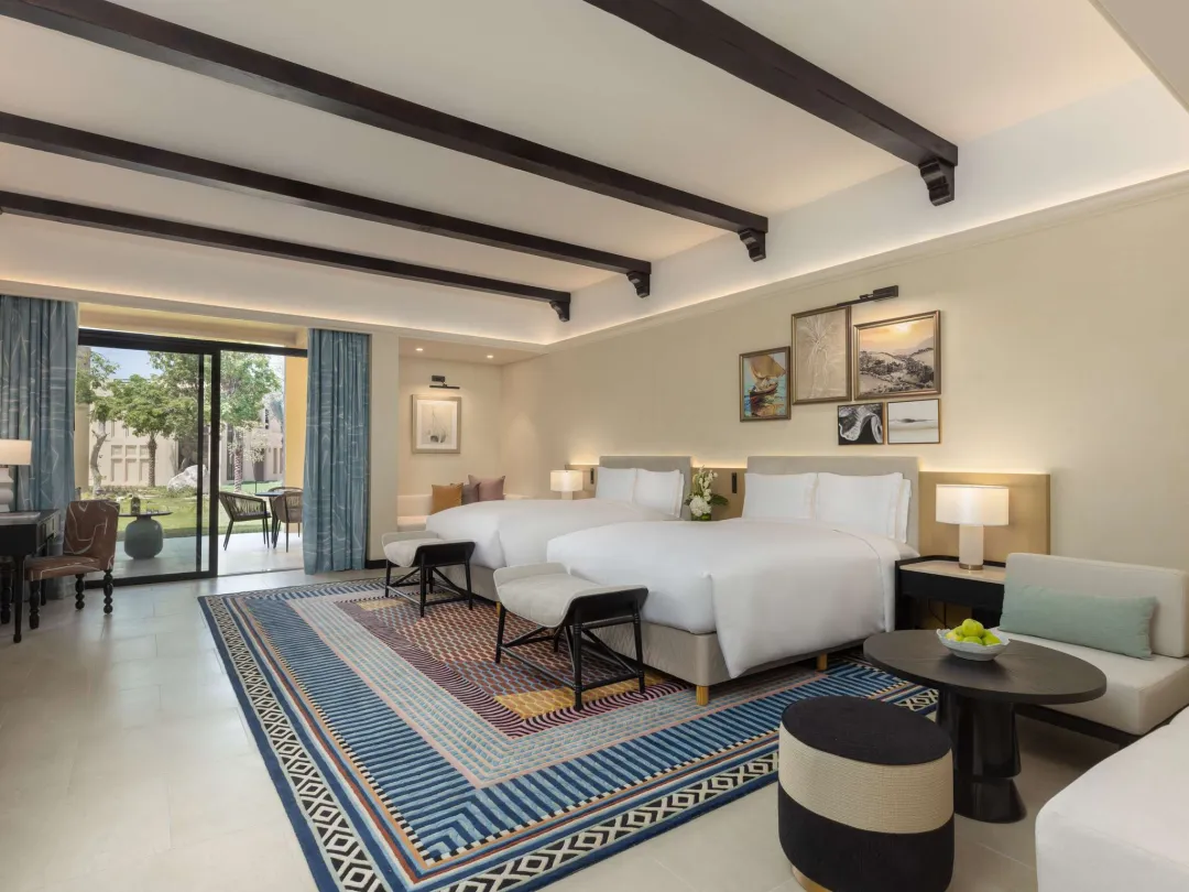 Luxury Two Queen Beds Room with Garden View - Twin Bed