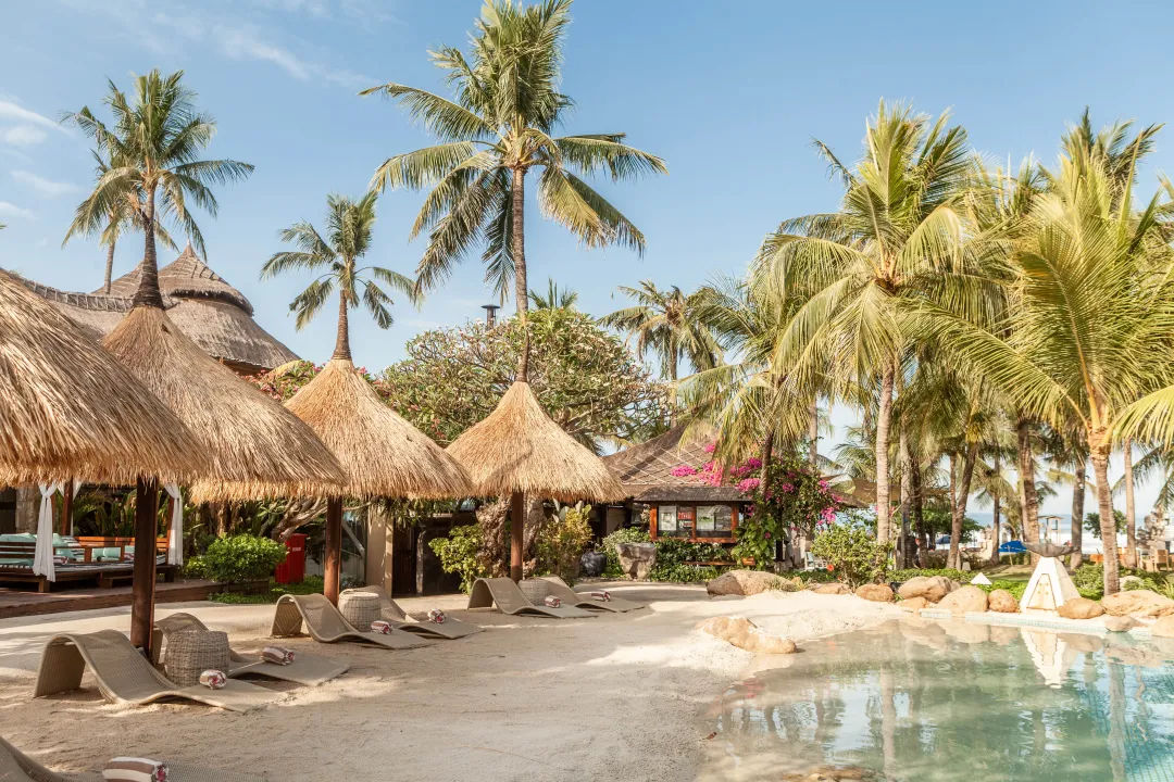 Bali Mandira Beach Resort - Sun Lounge