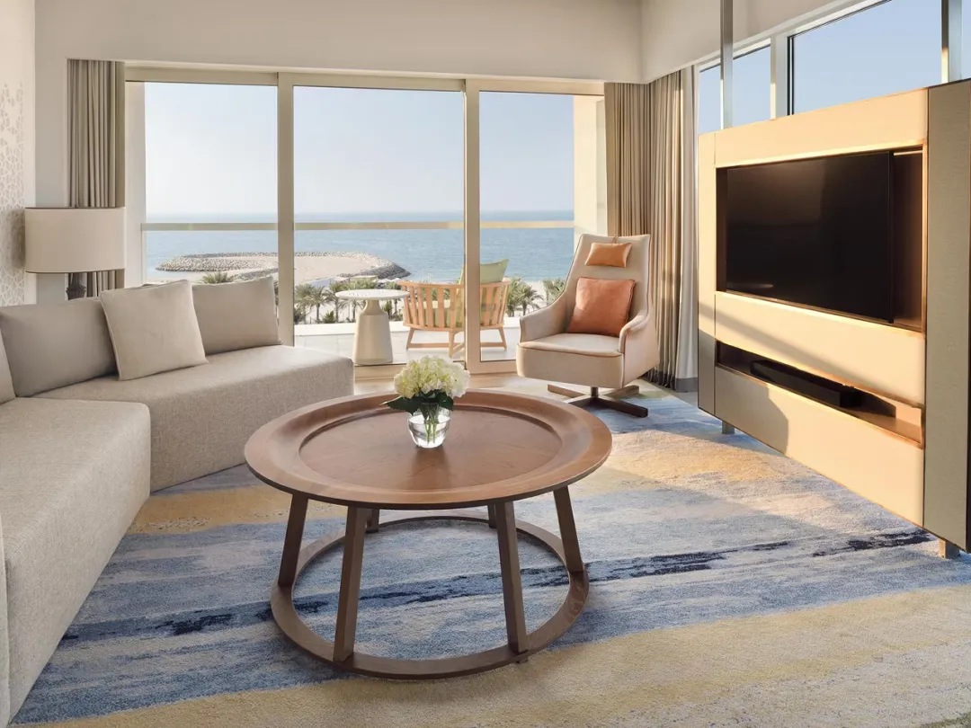 One Bedroom Club InterContinental Sea View Suite - Living Room
