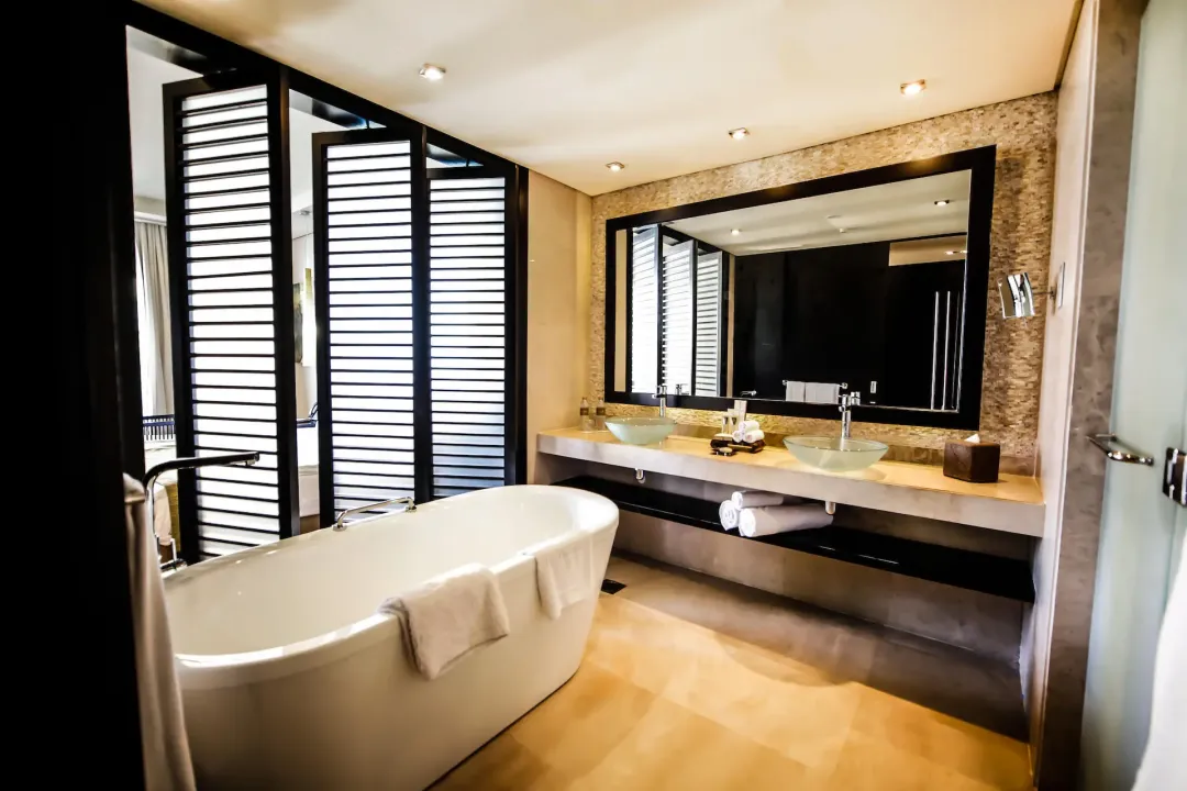 Deluxe Room - Bathroom View