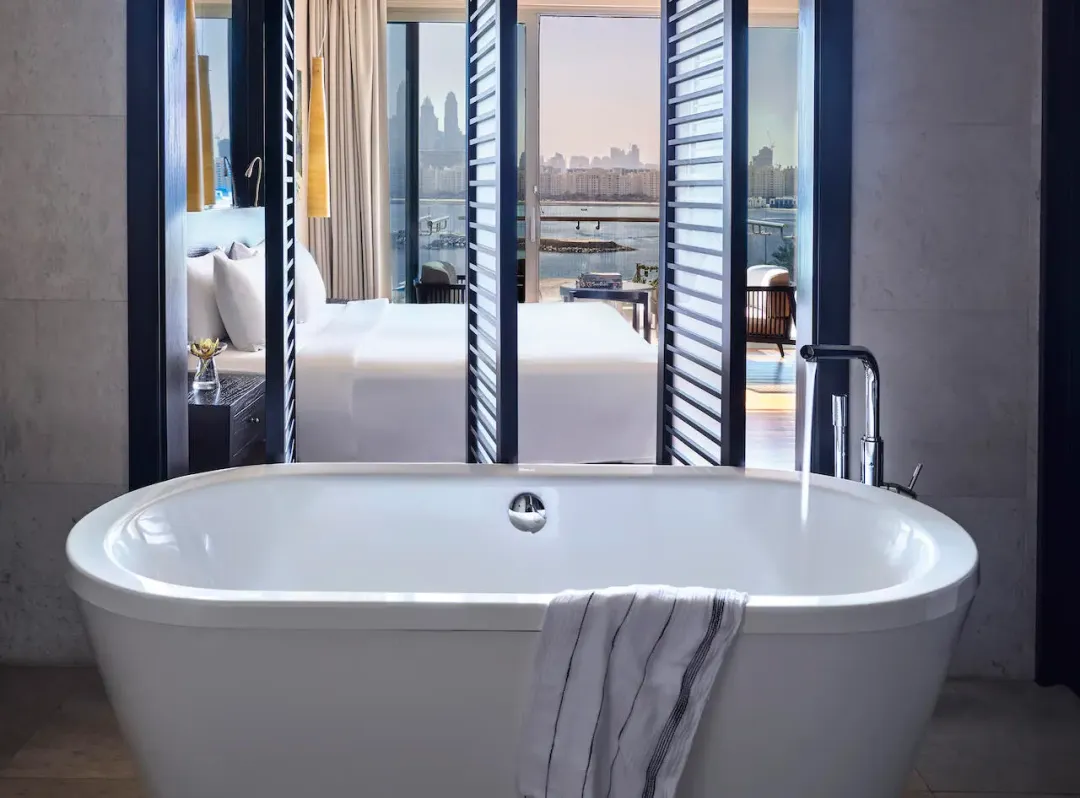 Deluxe Room Sea View - Bathroom View