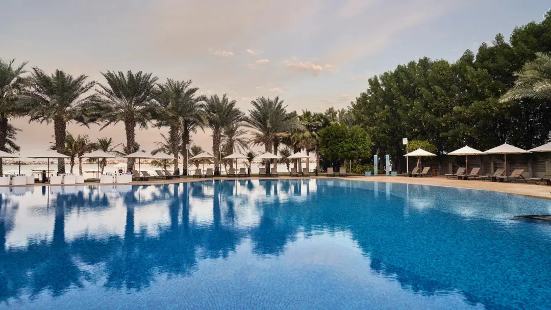 Rixos-The-Palm-Pool