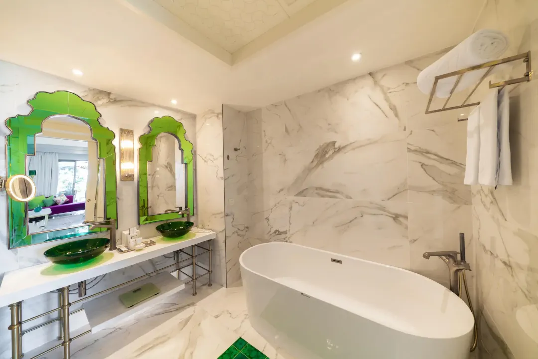 Two Bedroom Family Room Garden View - Bathroom