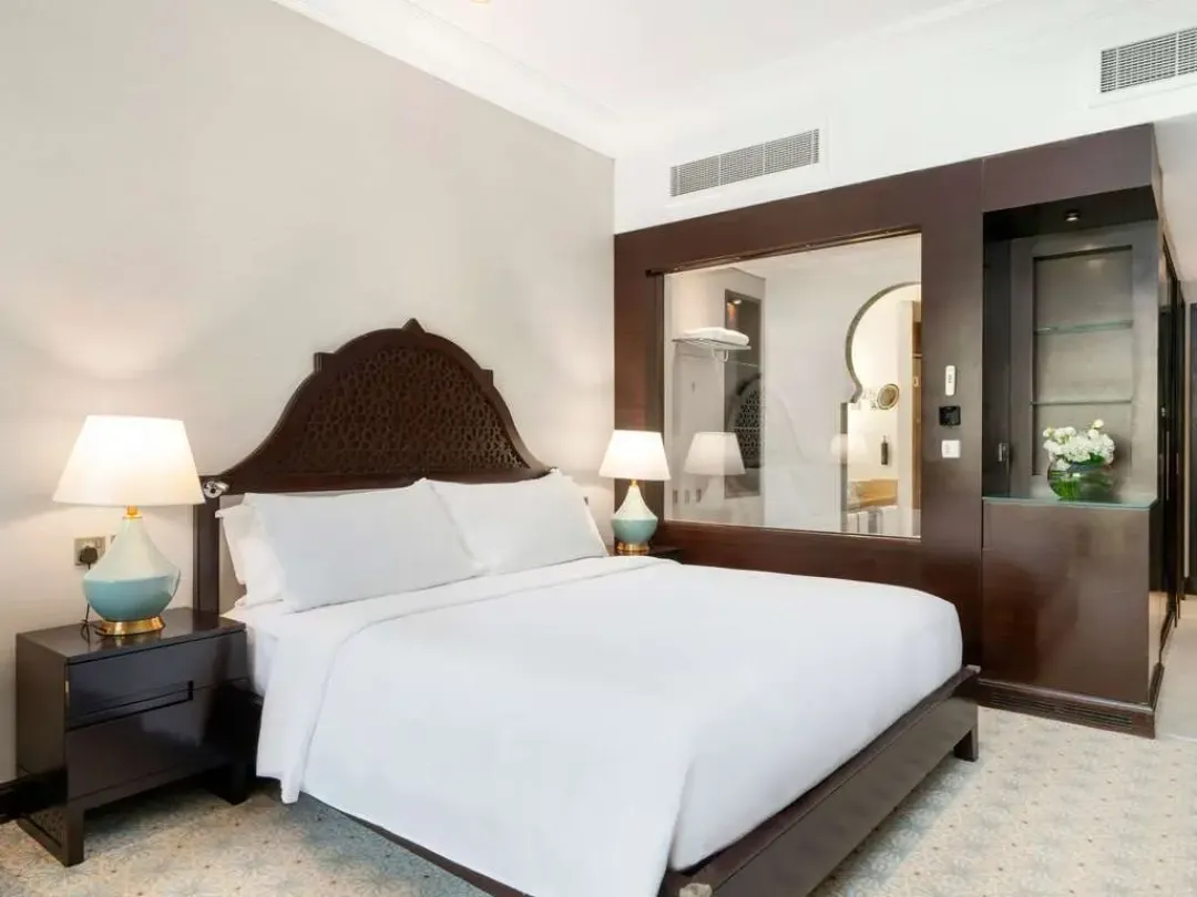 Deluxe Room - Bedroom