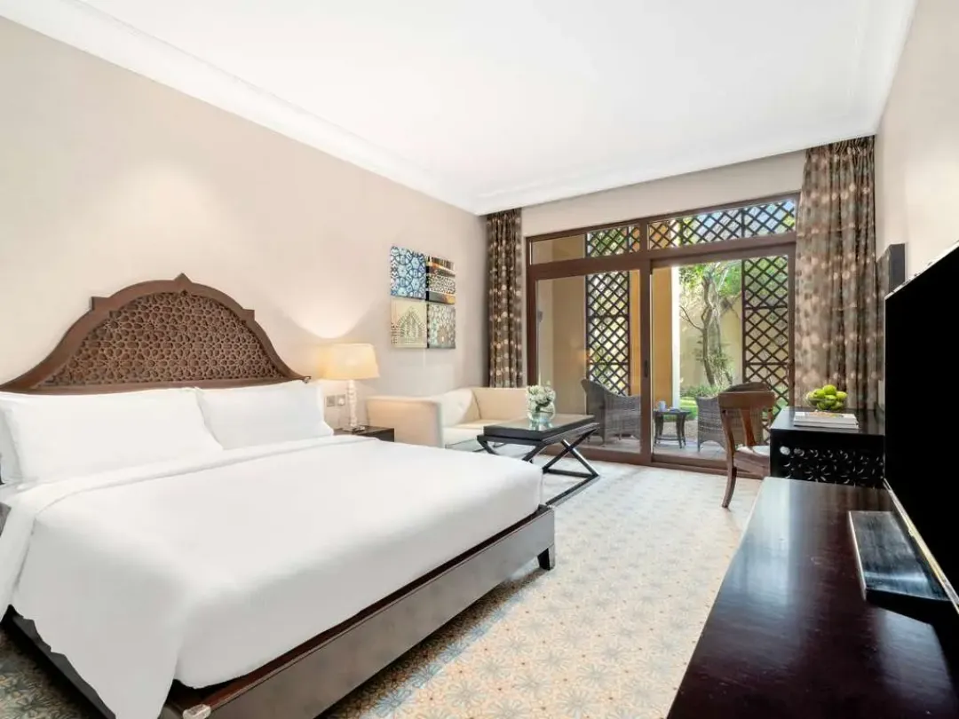 Deluxe Room - King Bed