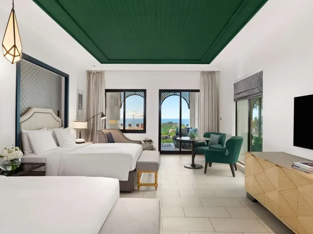 Family Room Beach Front - Twin Bed with View