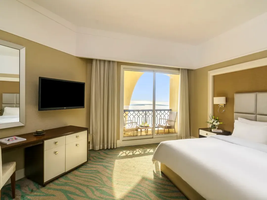 Deluxe Room Pool or Sea View - King Bed