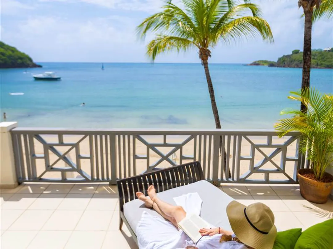 Beach Balcony Suite - Balcony Lounge