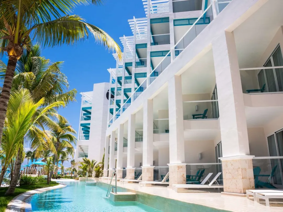 King Paradise Swim up Suite - Pool View