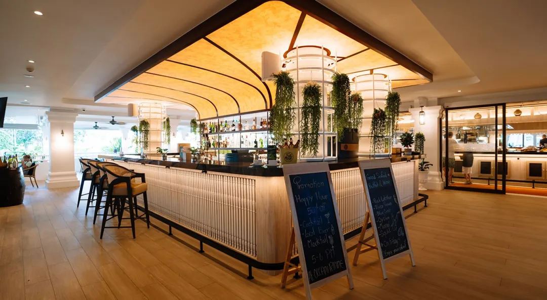 Thavorn Palm Beach Resort - Ocean Rhyme Bar Area