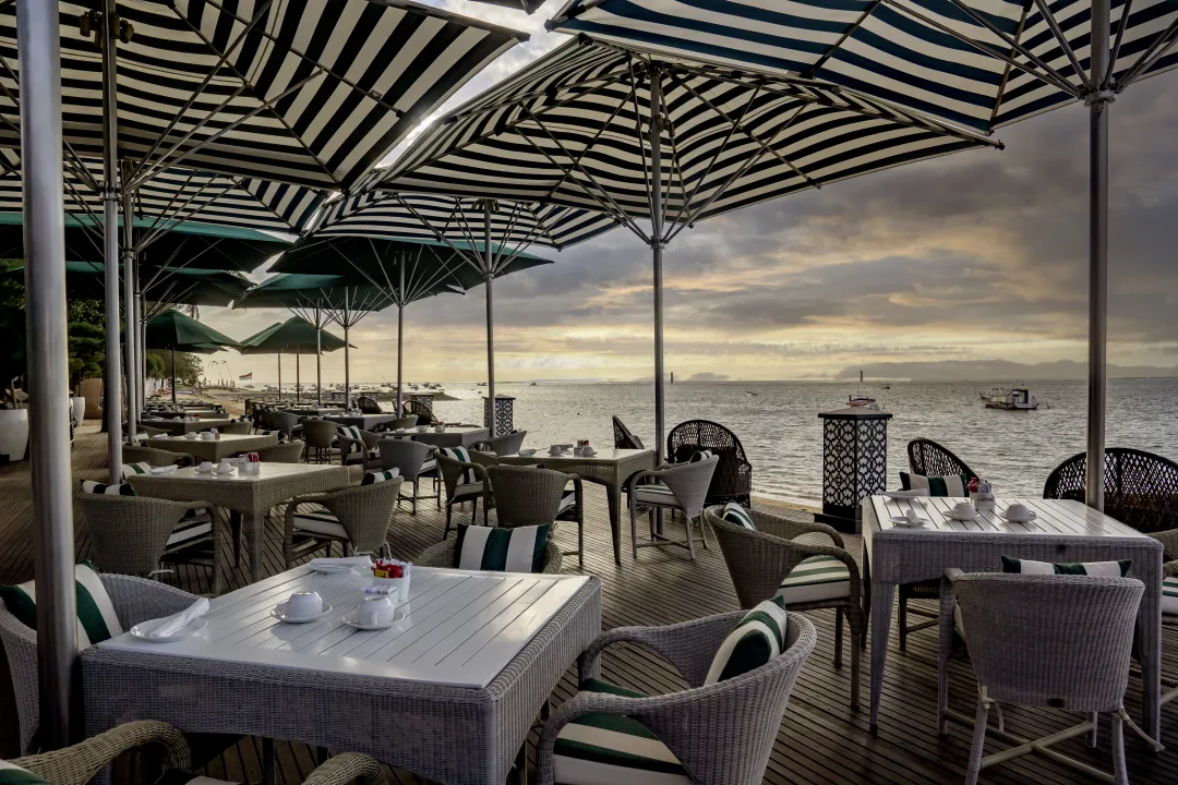 Puri Santrian - Beach Club Restaurant - Exterior