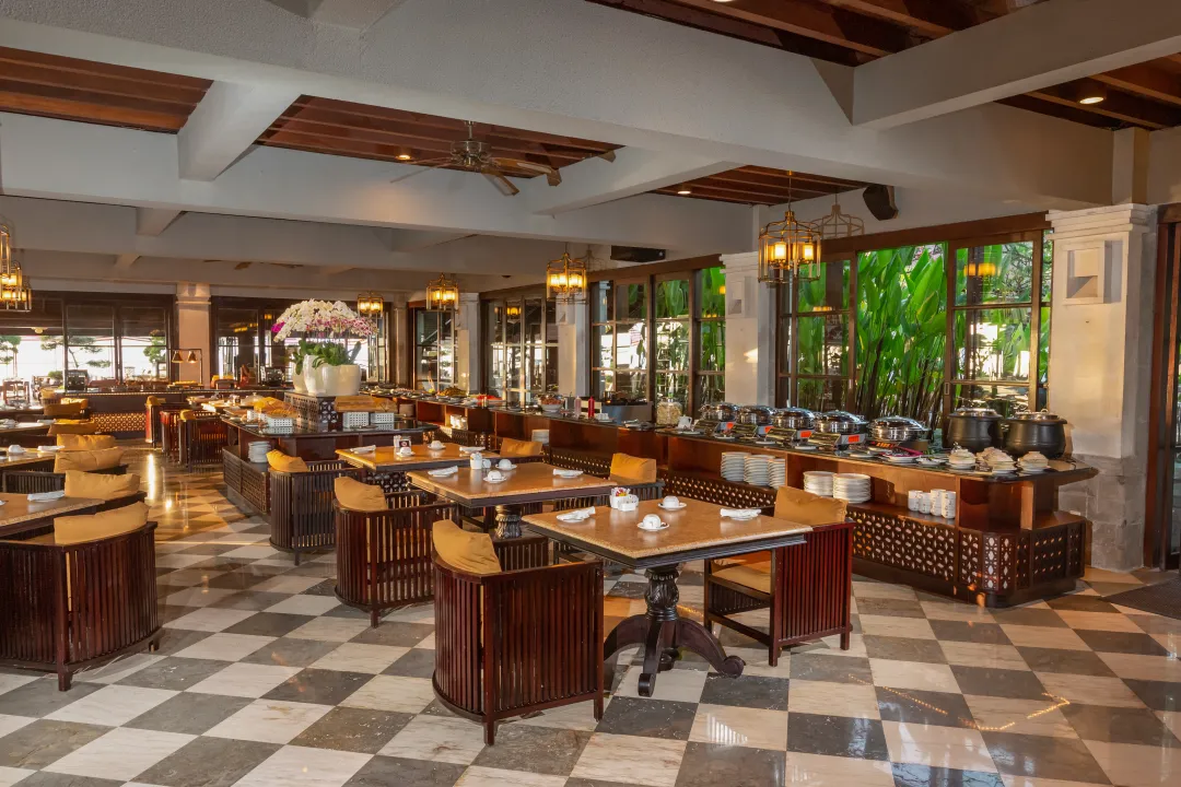 Puri Santrian - Beach Club Restaurant - Interior