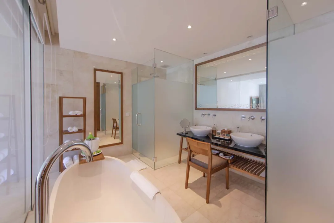 Candi Beach Resort - Junior Suite Garden View - Bathroom