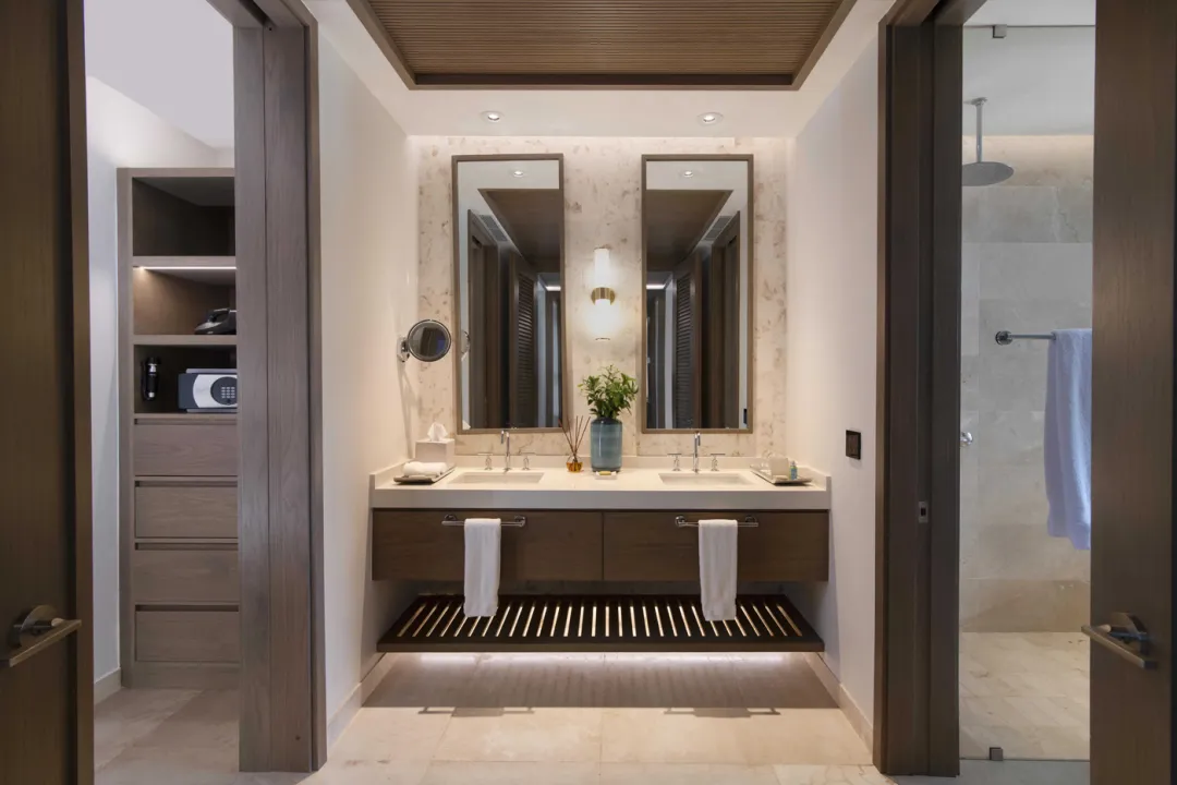Premier Junior Suite Patio - Bathroom