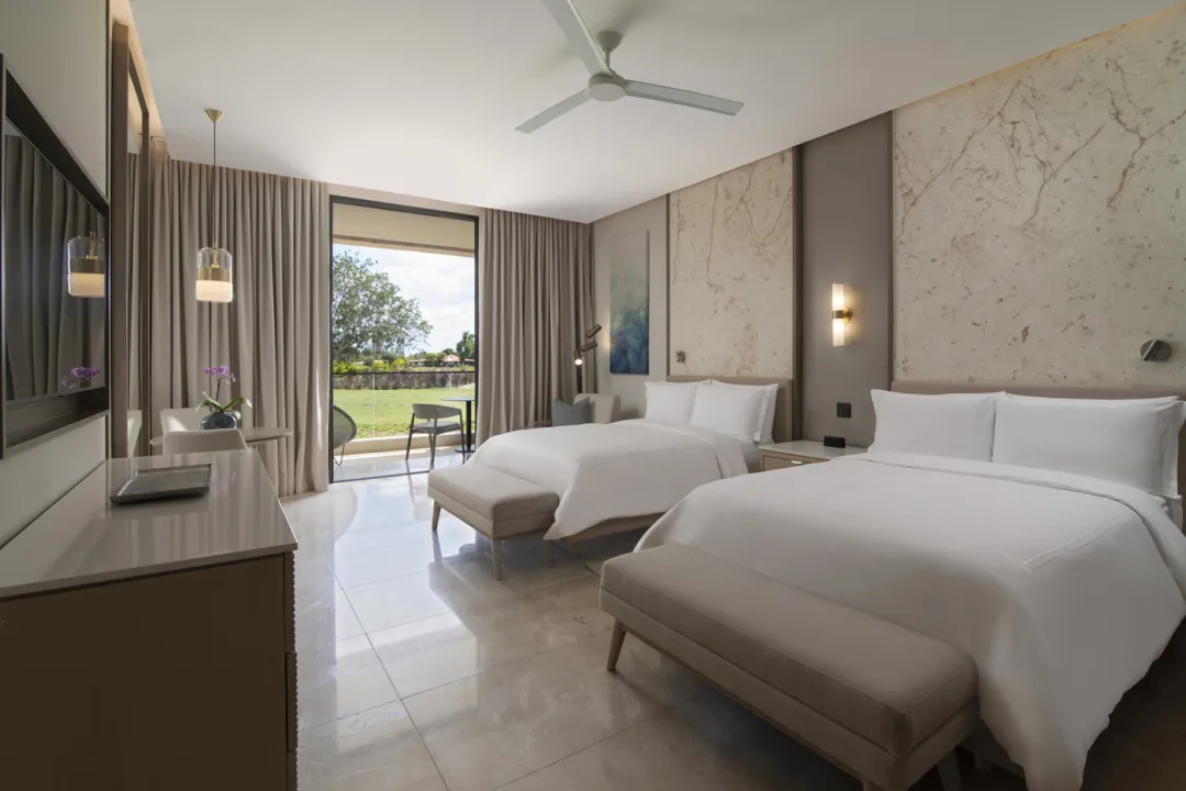 Premier Junior Suite Patio - Twin Bed