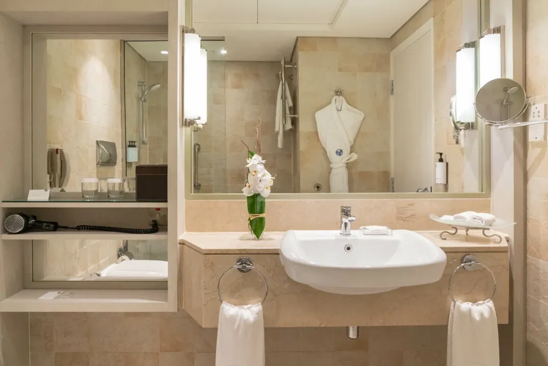 Beach Rotana Hotel Abu Dhabi - Sea View Room with Balcony  - Bathroom