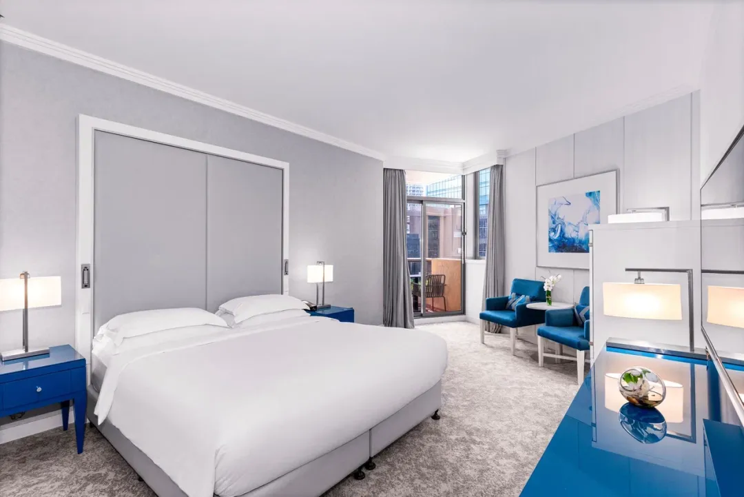 Beach Rotana Hotel Abu Dhabi - Sea View Room with Balcony King Bed