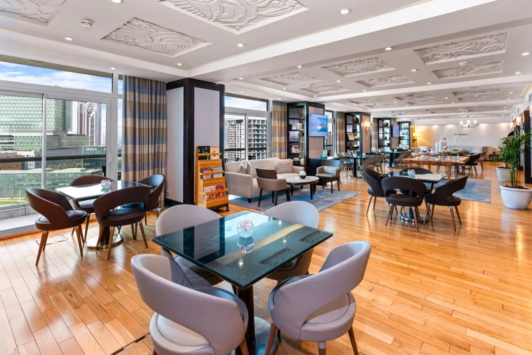 Beach Rotana Hotel - Sea View Suite - Club Lounge
