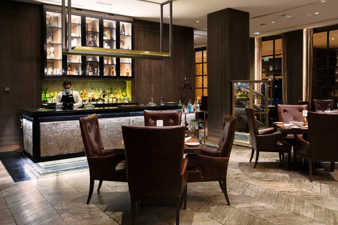 Beach Rotana Hotel - Rodeo Grill - Bar