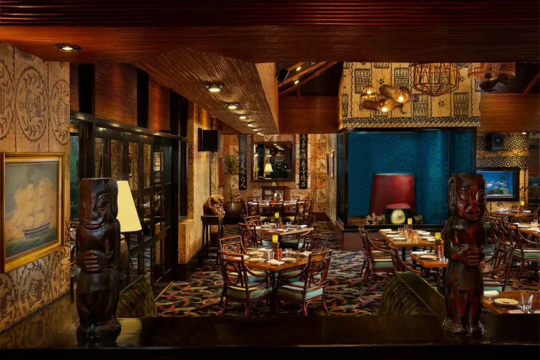 Beach Rotana Hotel - The Trader's Vic - Detail