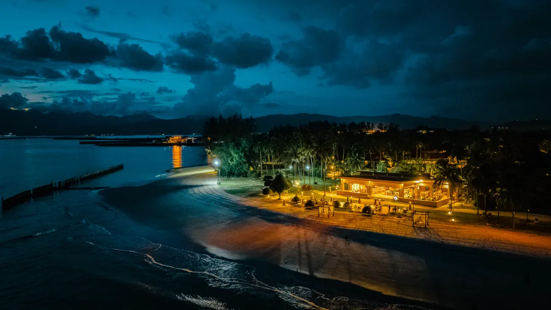 Pelangi Beach Resort - Beachfront Night View