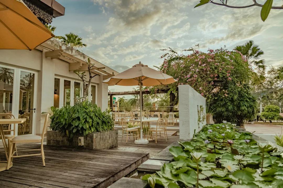 Pelangi Beach Resort - The Spice Restaurant Exterior