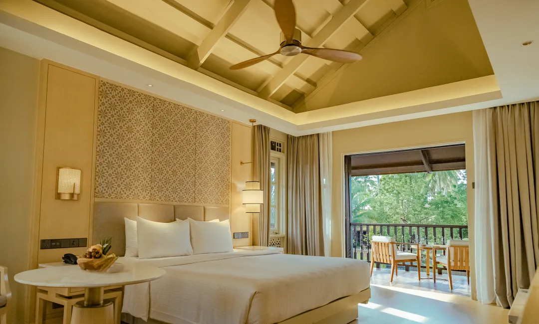 Pelangi Beach Resort - Lake Front Room