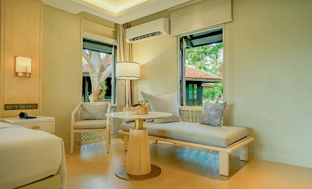 Pelangi Beach Resort - Pool Terrace Room - Daybed