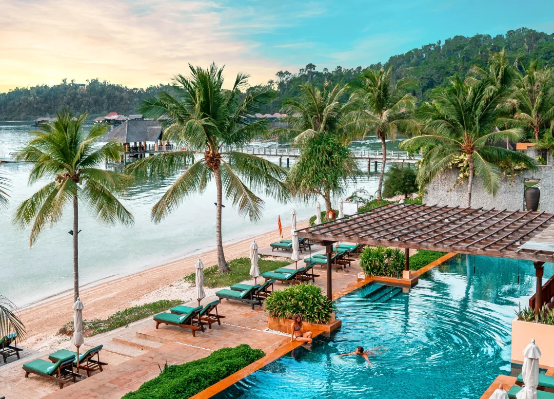 Gaya Island Resort - Pool View