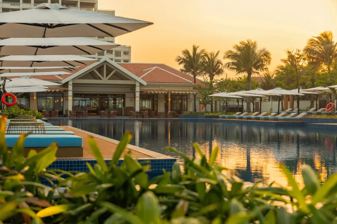 Pool-Villas-at-Fusion-Resort-Da-Nang-Pool-Area