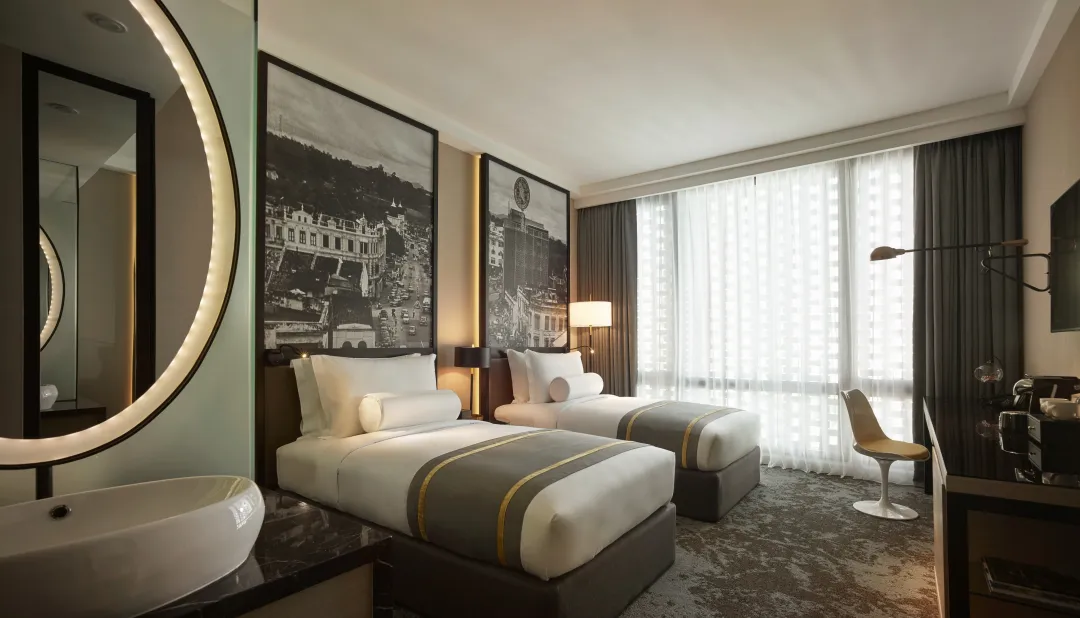 Deluxe Twin - Bedroom 
